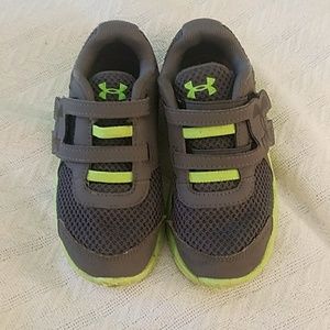 Toddler boys under armour shoes size 8